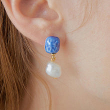 Load image into Gallery viewer, Sand_ Square with Pearl