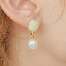 Load image into Gallery viewer, Sand_ Square with Pearl