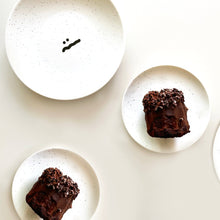 Load image into Gallery viewer, 봄가치 피너츠 세라믹 디저트접시 귀여운 원형 신혼부부 예쁜그릇 집들이선물그릇 찬기