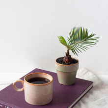 Load image into Gallery viewer, 봄가치 365 세라믹 링머그는 한국에서 제조한 핸드메이드 도자기입니다. 365 Ceramic Ring Mug is handmade ceramics made in Korea.