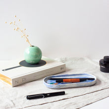 Load image into Gallery viewer, 봄가치 365 세라믹 라운드 화병은 한국에서 제조한 핸드메이드 도자기입니다. 365 Ceramic Round Vase is handmade ceramics made in Korea.