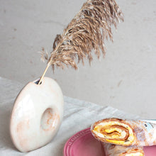 Load image into Gallery viewer, 봄가치 365 세라믹 화병은 한국에서 제조한 핸드메이드 도자기입니다. 365 Ceramic Vase is handmade ceramics made in Korea.