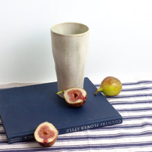 Load image into Gallery viewer, 봄가치 365 세라믹 텀블러는 한국에서 제조한 핸드메이드 도자기입니다. 365 Ceramic Giant Tumbler is handmade ceramics made in Korea.
