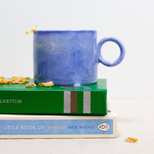 Load image into Gallery viewer, 봄가치 365 세라믹 링머그는 한국에서 제조한 핸드메이드 도자기입니다. 365 Ceramic Ring Mug is handmade ceramics made in Korea.